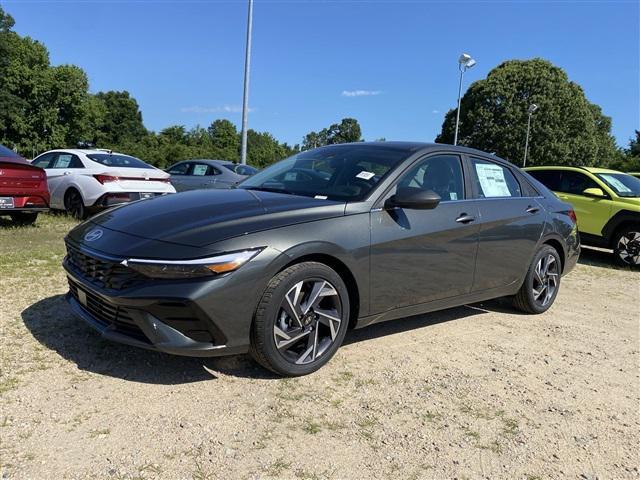 new 2024 Hyundai Elantra car, priced at $23,305