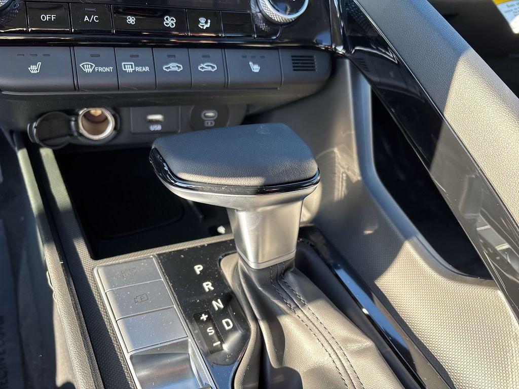 new 2025 Hyundai Elantra car, priced at $27,470