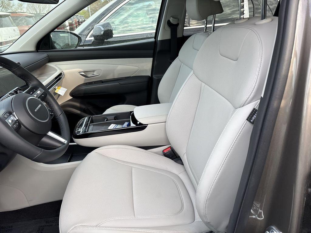 new 2025 Hyundai TUCSON Hybrid car, priced at $37,120