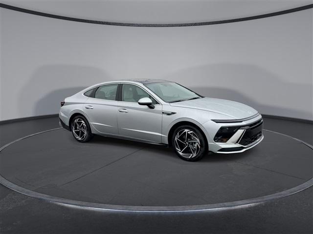 new 2024 Hyundai Sonata car, priced at $27,688