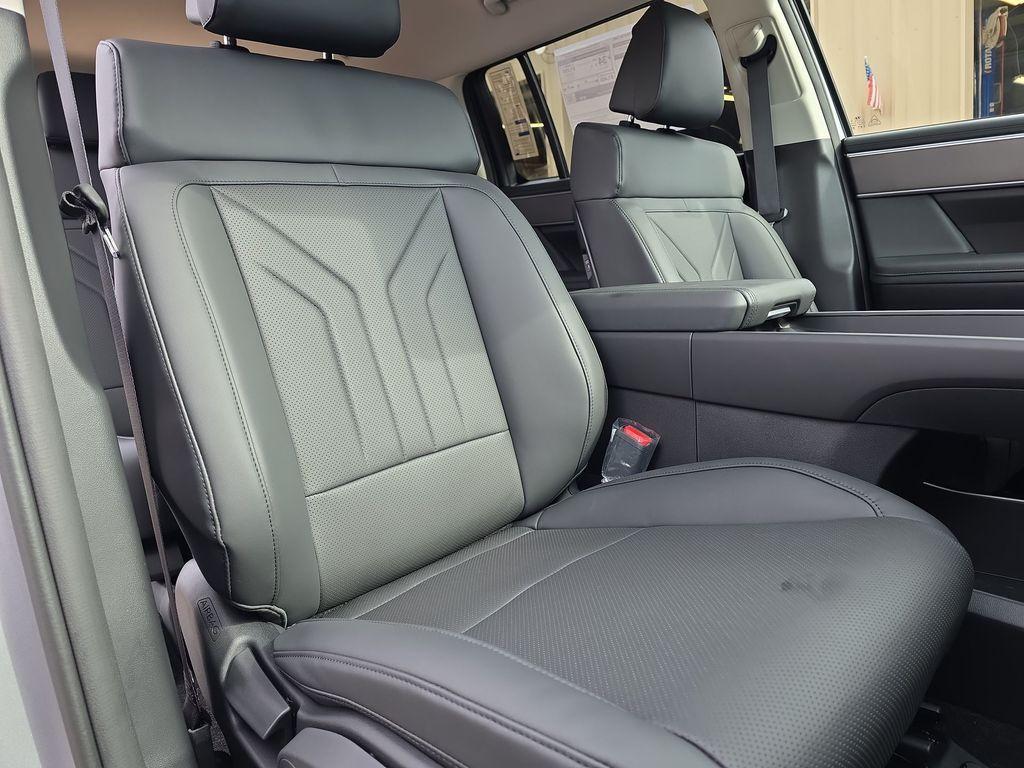 new 2026 Hyundai SANTA FE HEV car, priced at $39,660