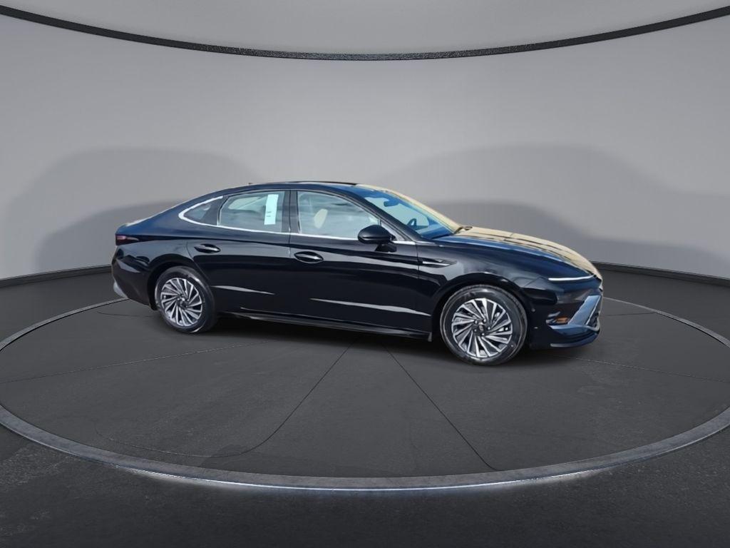 new 2026 Hyundai Sonata Hybrid car, priced at $39,895