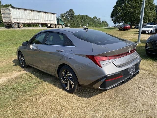 new 2024 Hyundai Elantra car, priced at $24,902