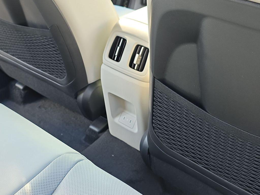 new 2025 Hyundai TUCSON Hybrid car, priced at $40,670