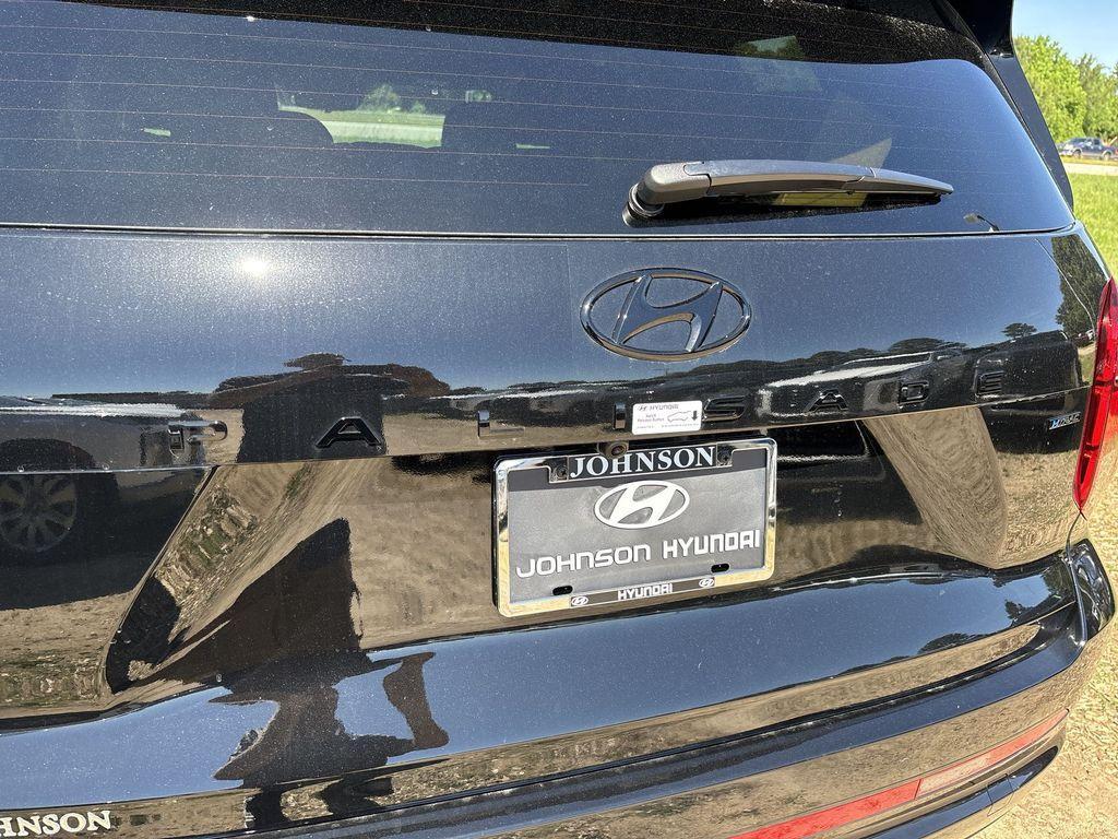 new 2025 Hyundai Palisade car, priced at $56,640