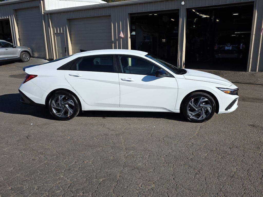 new 2025 Hyundai Elantra car, priced at $25,410