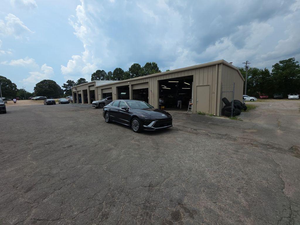 new 2025 Hyundai Sonata Hybrid car, priced at $33,110