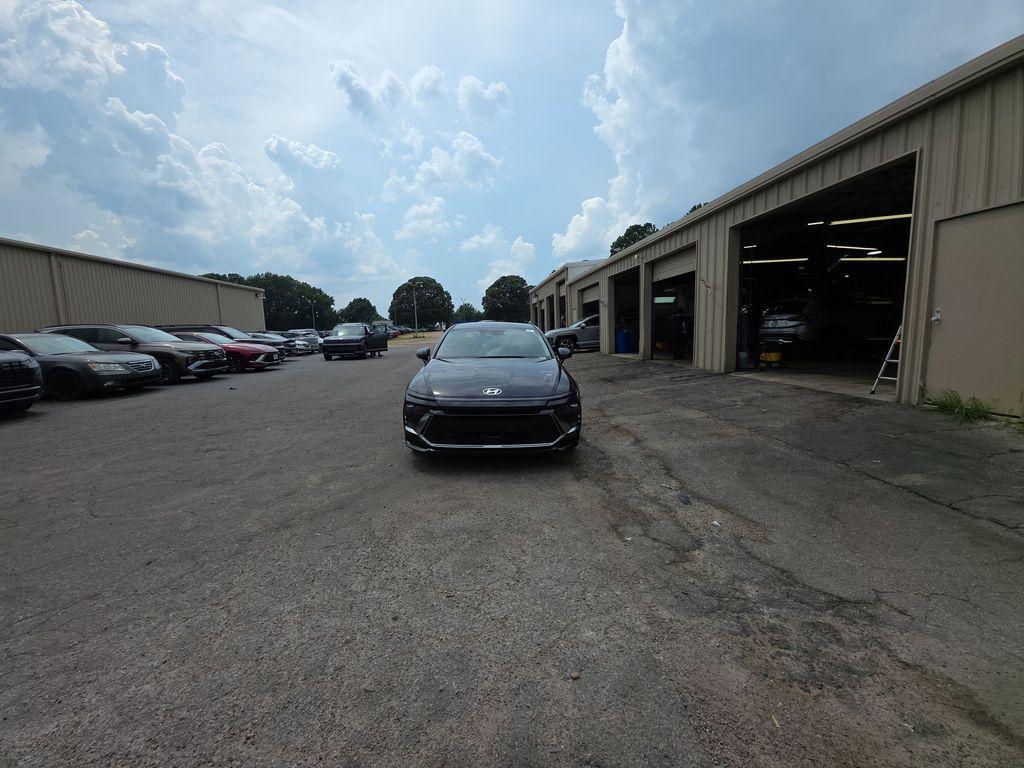 new 2025 Hyundai Sonata Hybrid car, priced at $33,110