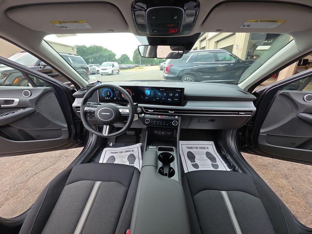 new 2025 Hyundai Sonata Hybrid car, priced at $33,110
