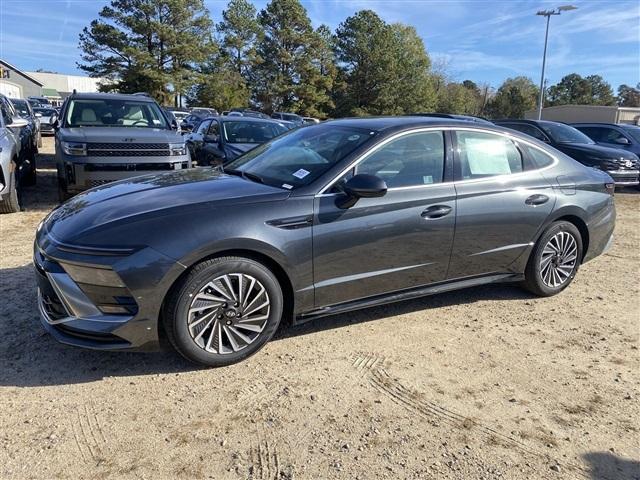 new 2025 Hyundai Sonata Hybrid car, priced at $29,367