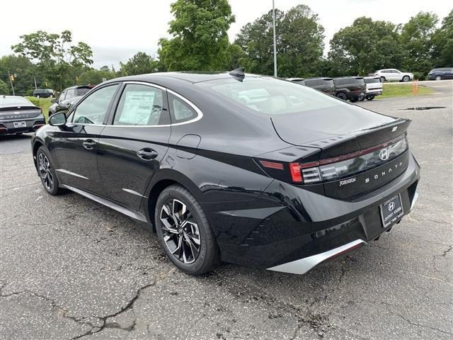 new 2024 Hyundai Sonata car, priced at $28,136