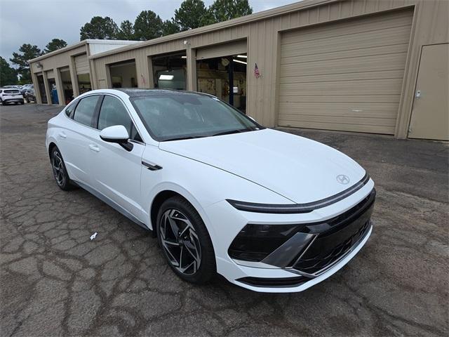 new 2025 Hyundai Sonata car, priced at $32,298