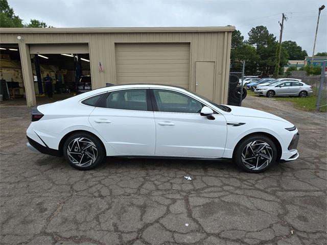 new 2025 Hyundai Sonata car, priced at $32,298