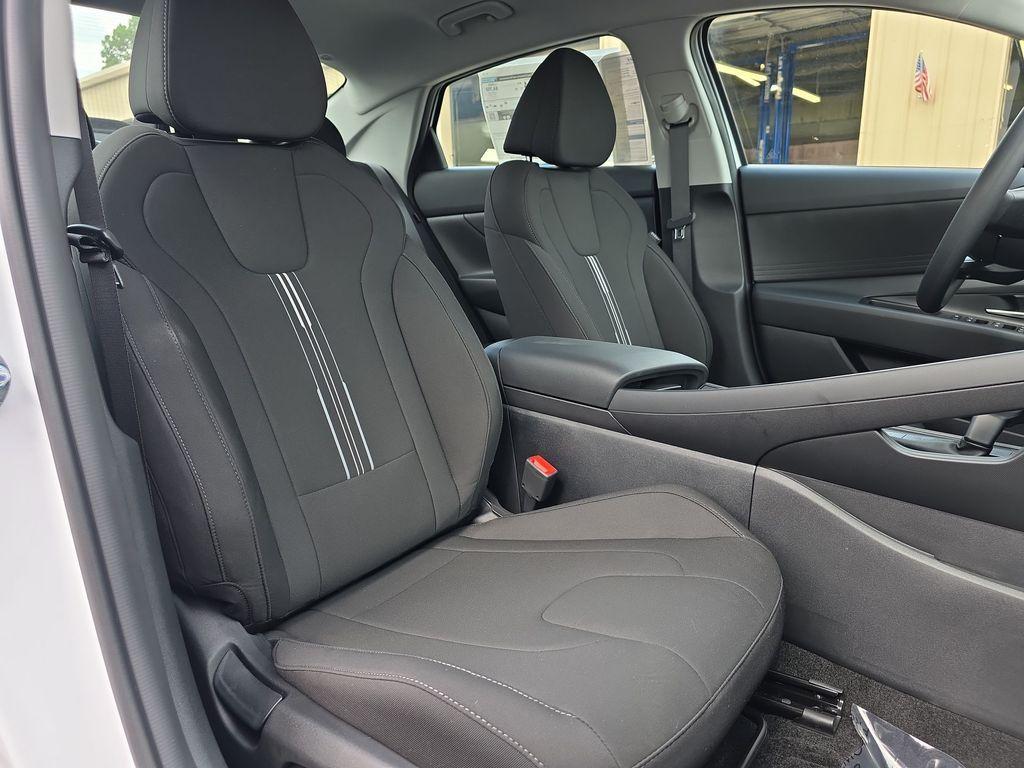 new 2025 Hyundai ELANTRA HEV car, priced at $27,630