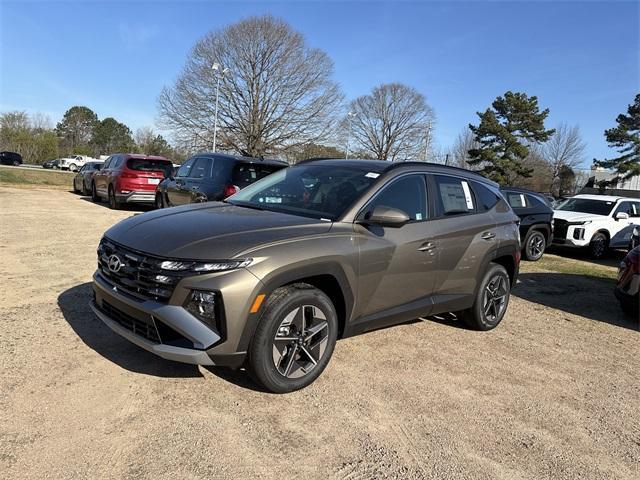 new 2025 Hyundai TUCSON Hybrid car, priced at $37,100