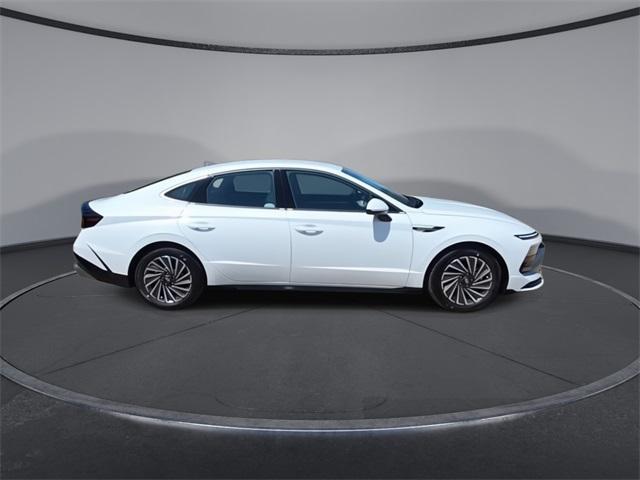new 2025 Hyundai Sonata Hybrid car, priced at $32,075