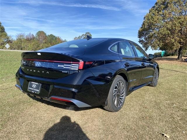 new 2025 Hyundai Sonata Hybrid car, priced at $29,388