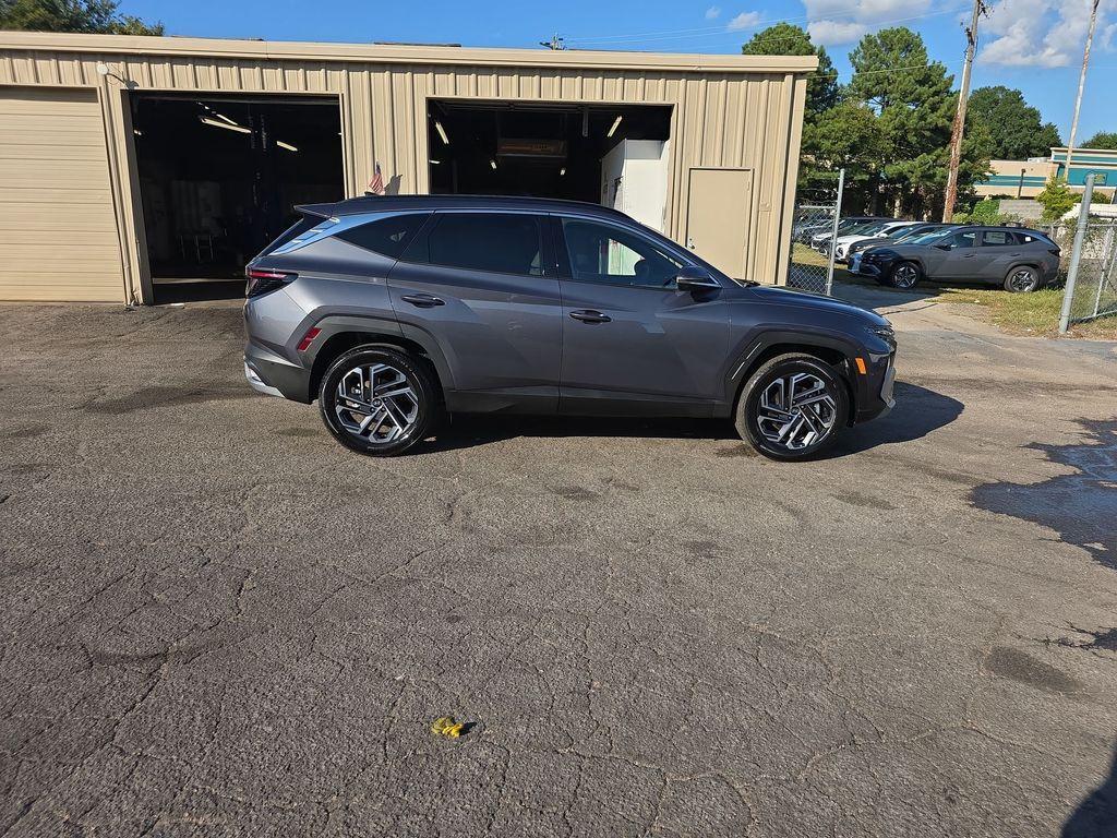 new 2025 Hyundai TUCSON Hybrid car, priced at $41,000
