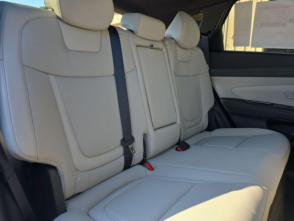 new 2025 Hyundai TUCSON Hybrid car, priced at $41,000