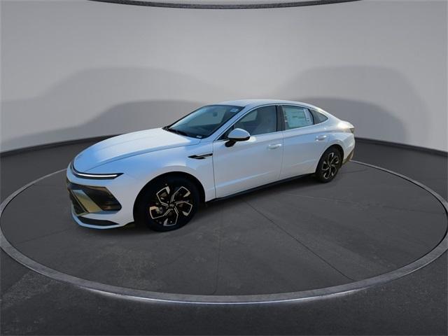 new 2025 Hyundai Sonata car, priced at $28,175