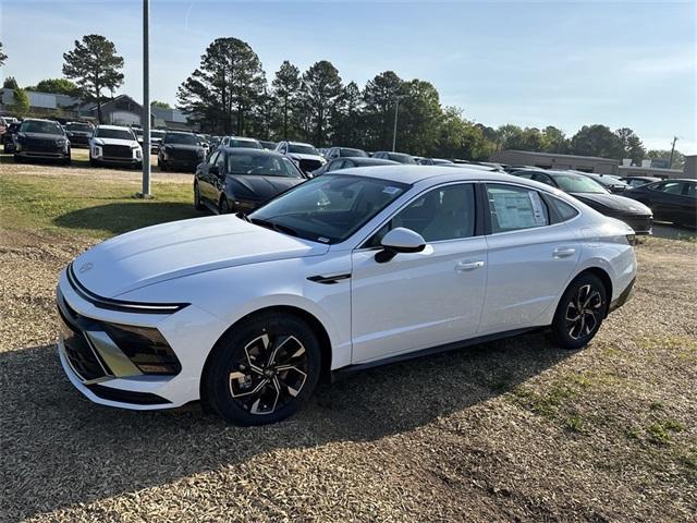 new 2025 Hyundai Sonata car, priced at $28,175
