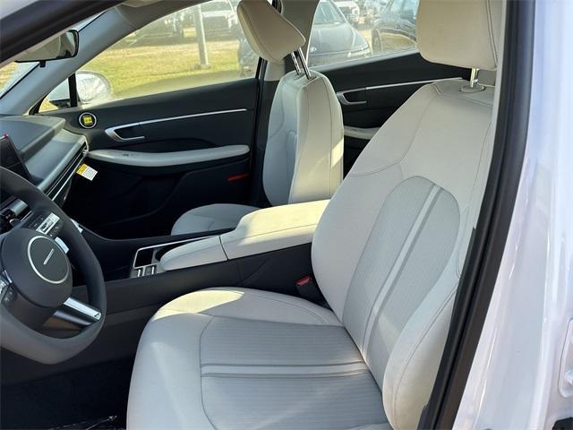 new 2025 Hyundai Sonata car, priced at $29,085