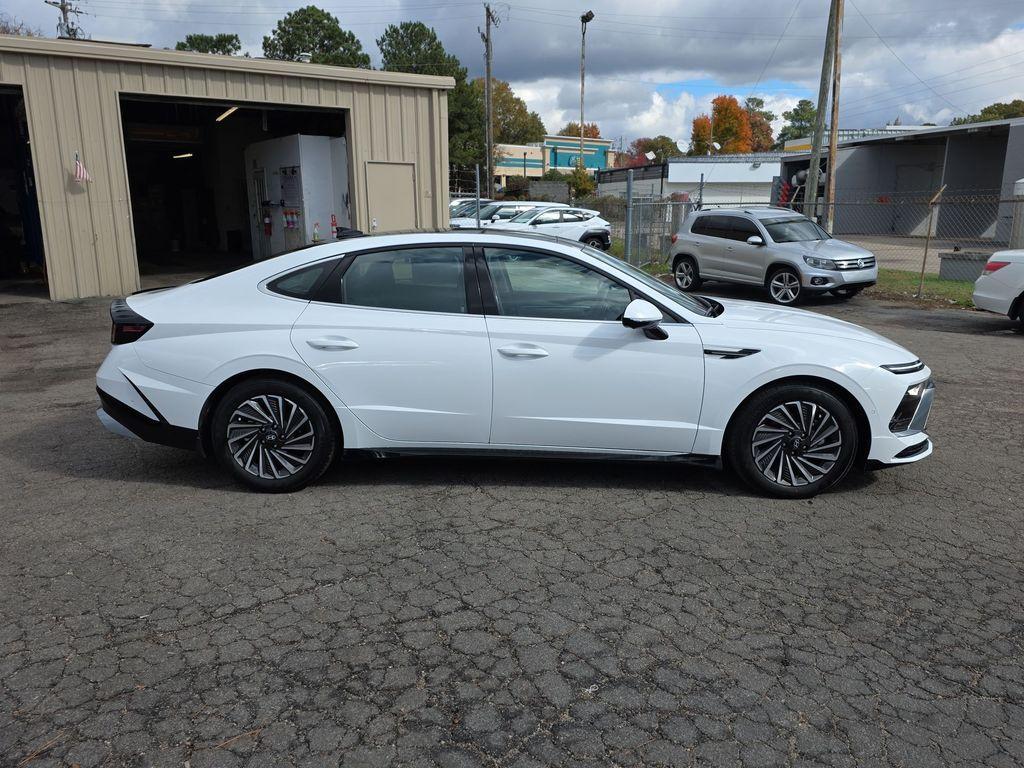 new 2026 Hyundai Sonata Hybrid car, priced at $40,145