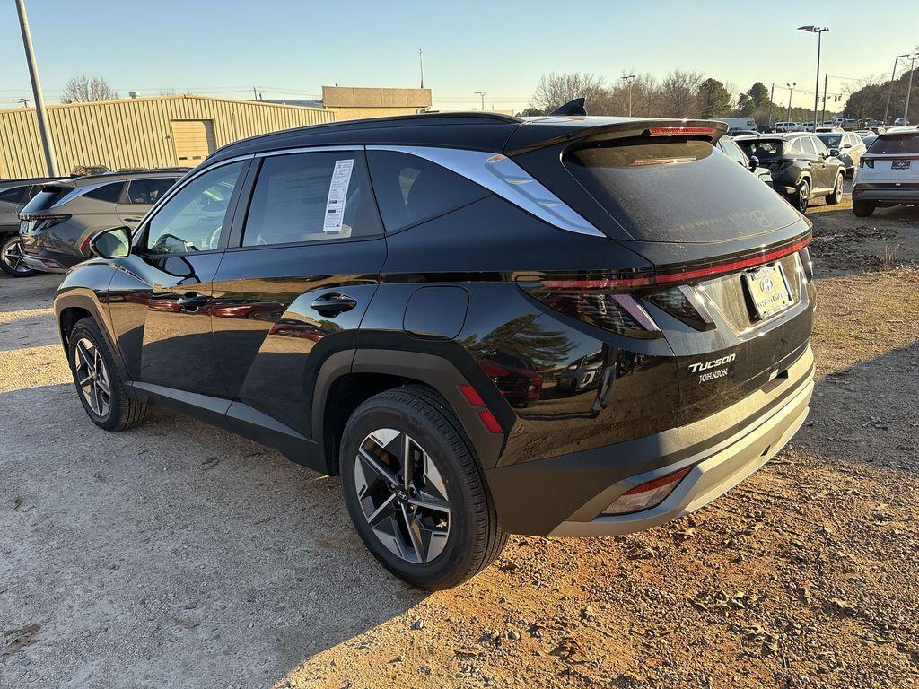 new 2025 Hyundai TUCSON Hybrid car, priced at $37,045