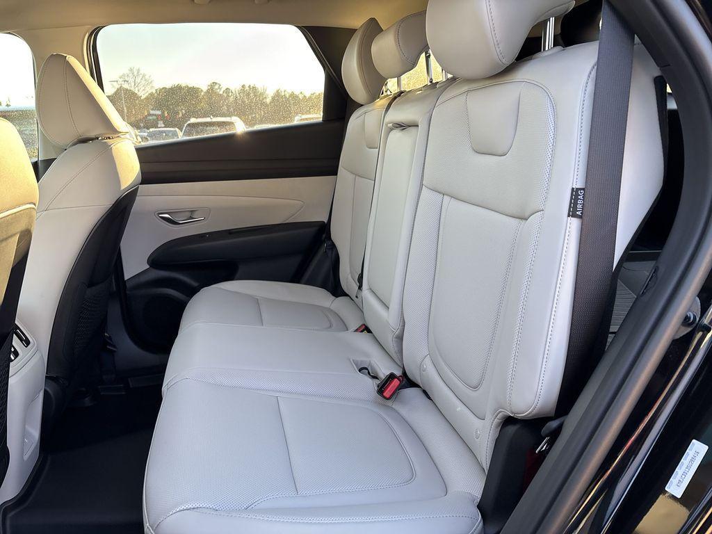 new 2025 Hyundai TUCSON Hybrid car, priced at $37,045