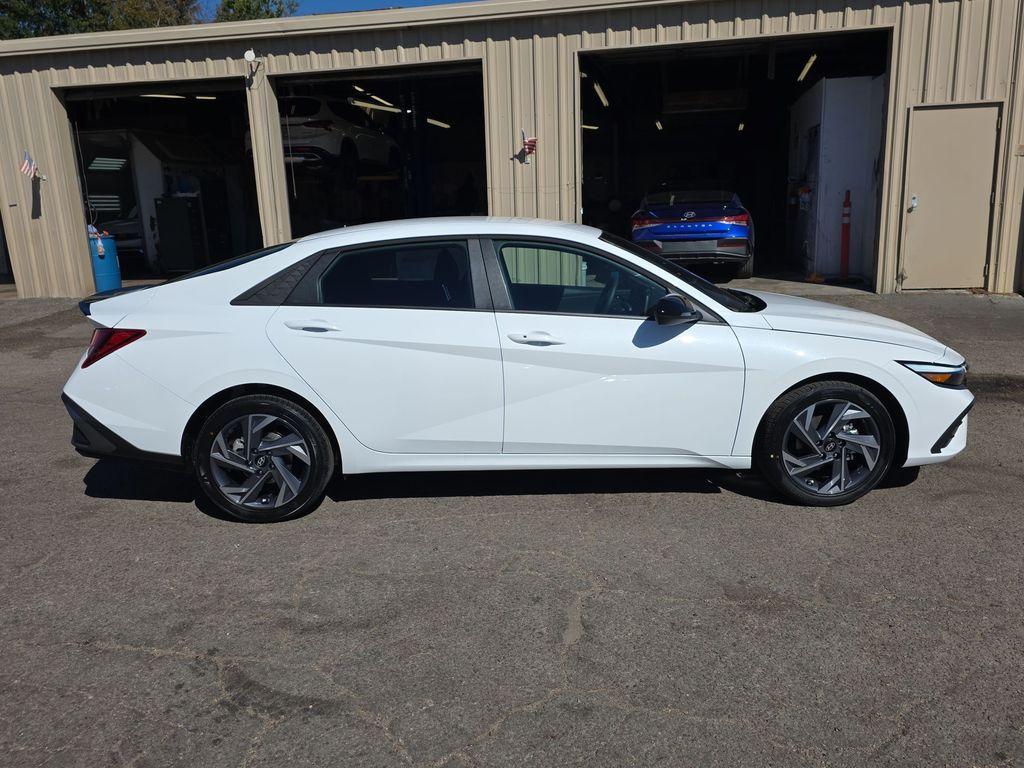 new 2025 Hyundai Elantra car, priced at $25,410