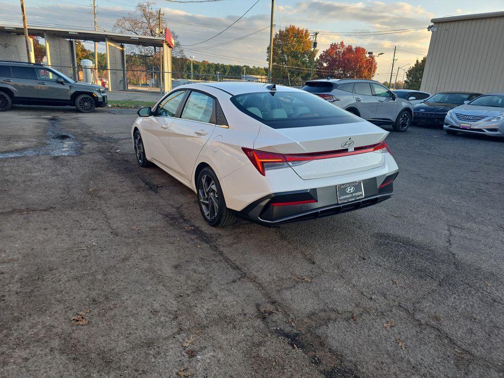 new 2025 Hyundai ELANTRA HEV car, priced at $29,715