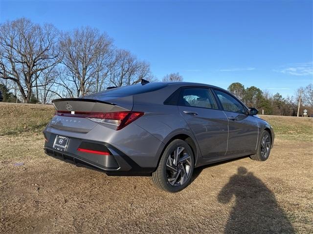 new 2025 Hyundai Elantra car, priced at $23,678