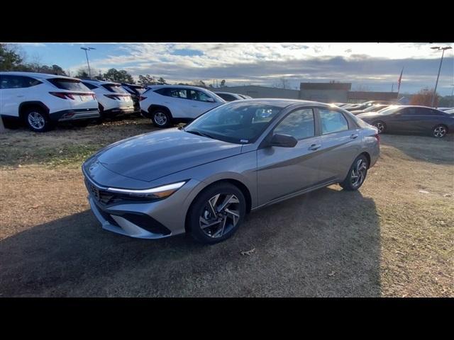 new 2025 Hyundai Elantra car, priced at $23,678