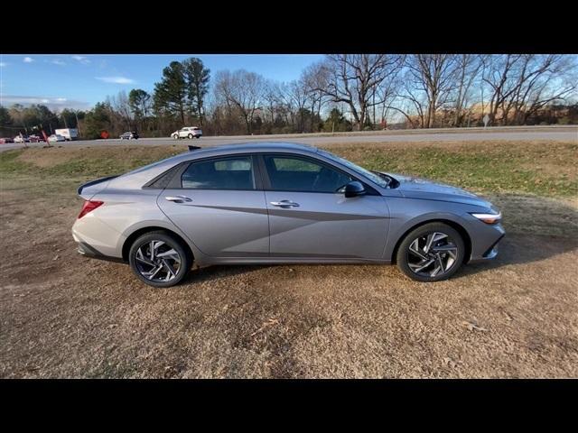 new 2025 Hyundai Elantra car, priced at $23,678