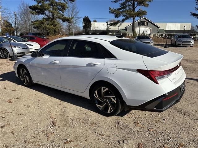 new 2025 Hyundai Elantra HEV car, priced at $30,588