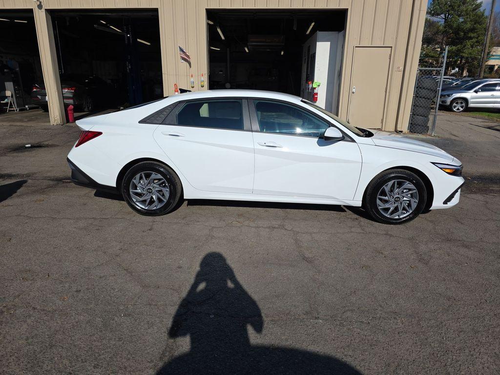 new 2026 Hyundai ELANTRA HEV car, priced at $27,085