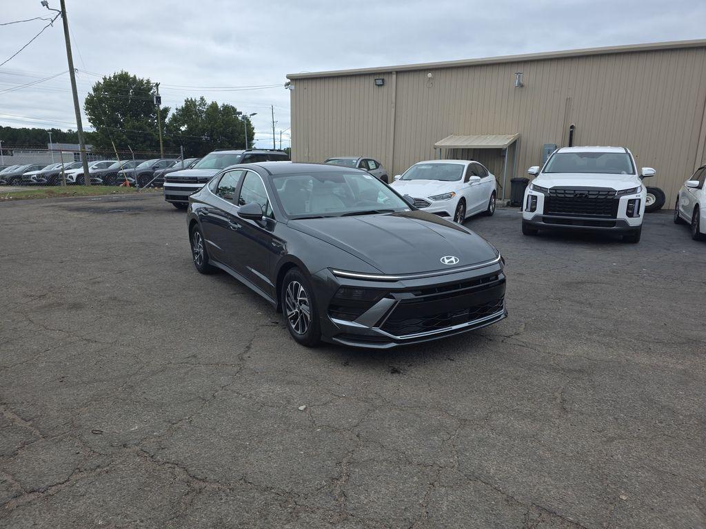 new 2026 Hyundai Sonata Hybrid car, priced at $30,860