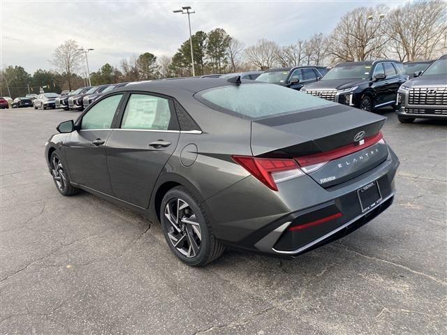 new 2024 Hyundai Elantra car, priced at $23,323