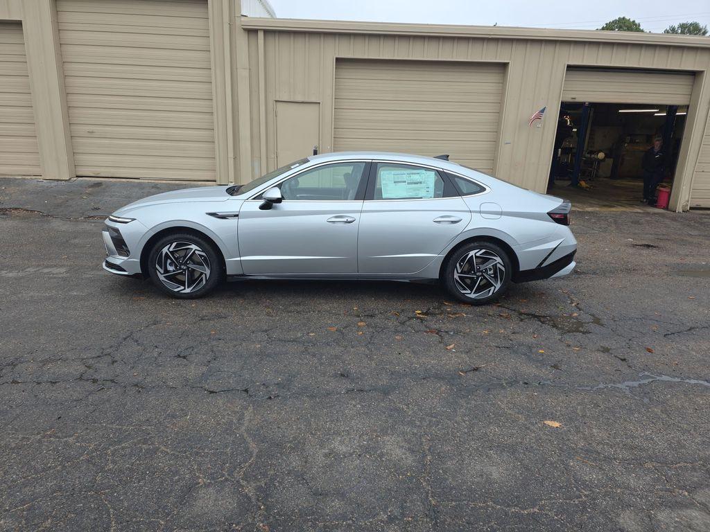 new 2026 Hyundai Elantra car, priced at $29,335