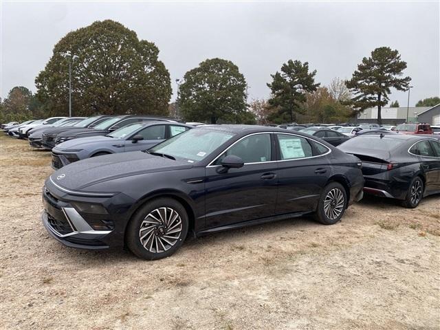 new 2025 Hyundai Sonata Hybrid car, priced at $35,296