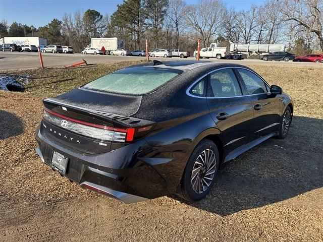 new 2025 Hyundai Sonata Hybrid car, priced at $39,352