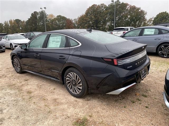 new 2025 Hyundai Sonata Hybrid car, priced at $35,296