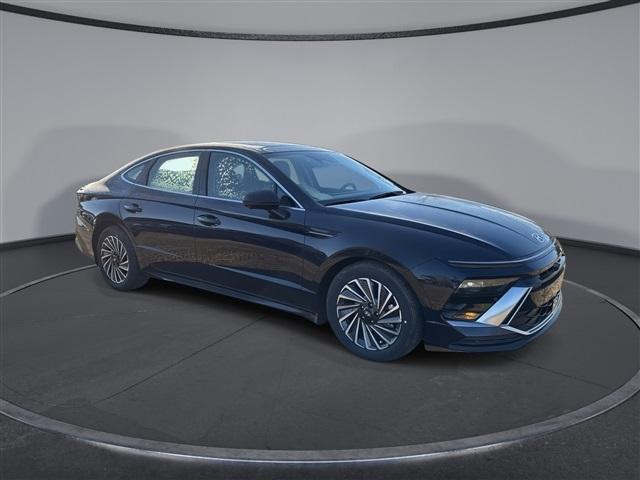 new 2025 Hyundai Sonata Hybrid car, priced at $39,352