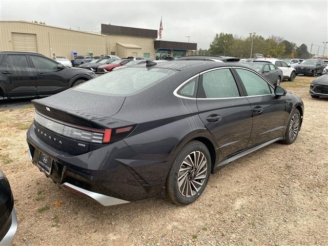 new 2025 Hyundai Sonata Hybrid car, priced at $35,296