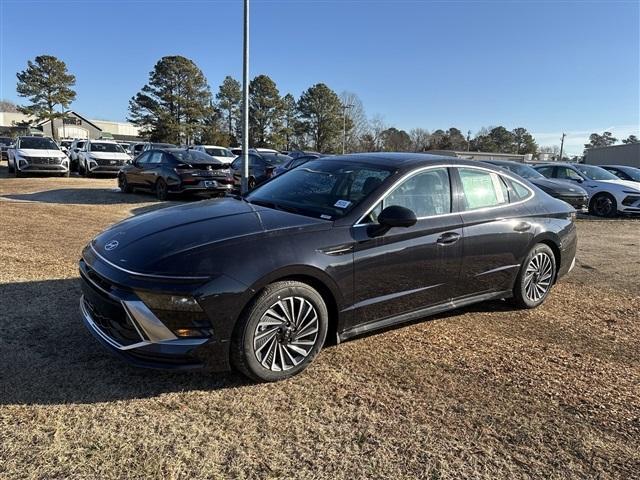 new 2025 Hyundai Sonata Hybrid car, priced at $39,352