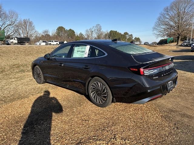 new 2025 Hyundai Sonata Hybrid car, priced at $39,352