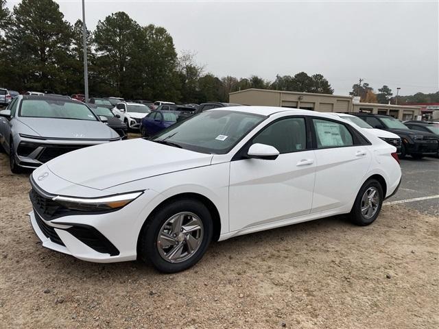 new 2025 Hyundai Elantra car, priced at $20,641