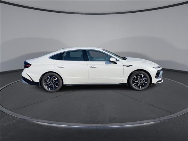 new 2024 Hyundai Sonata car, priced at $25,757