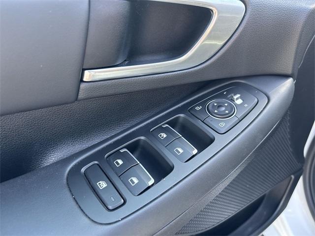 new 2022 Hyundai Sonata Hybrid car