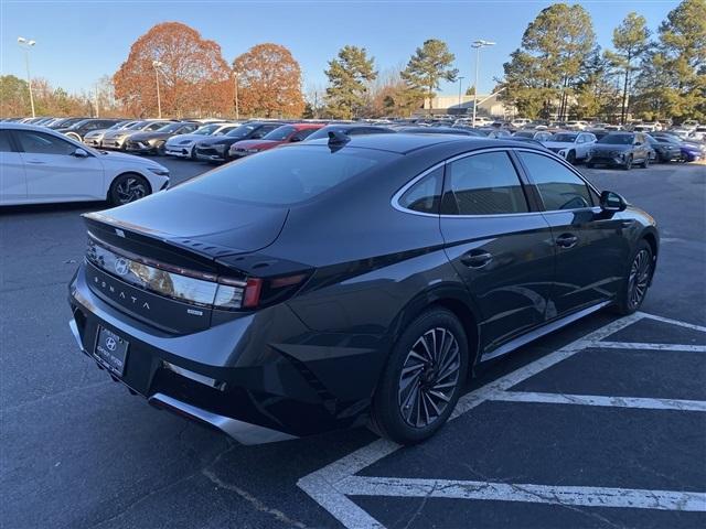 new 2025 Hyundai Sonata Hybrid car, priced at $32,882